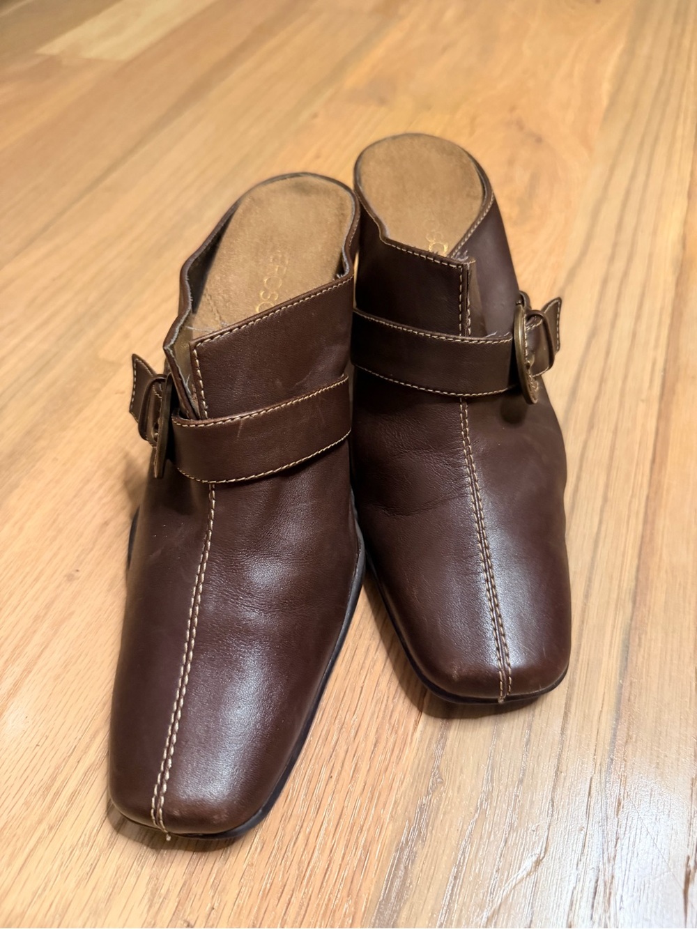 Vintage Aerosoles "Cinch Mate" Brown Leather Mules – Y2K Comfort Classics